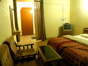 Budget Accommodations and Dining near Nanda Devi Mountains
